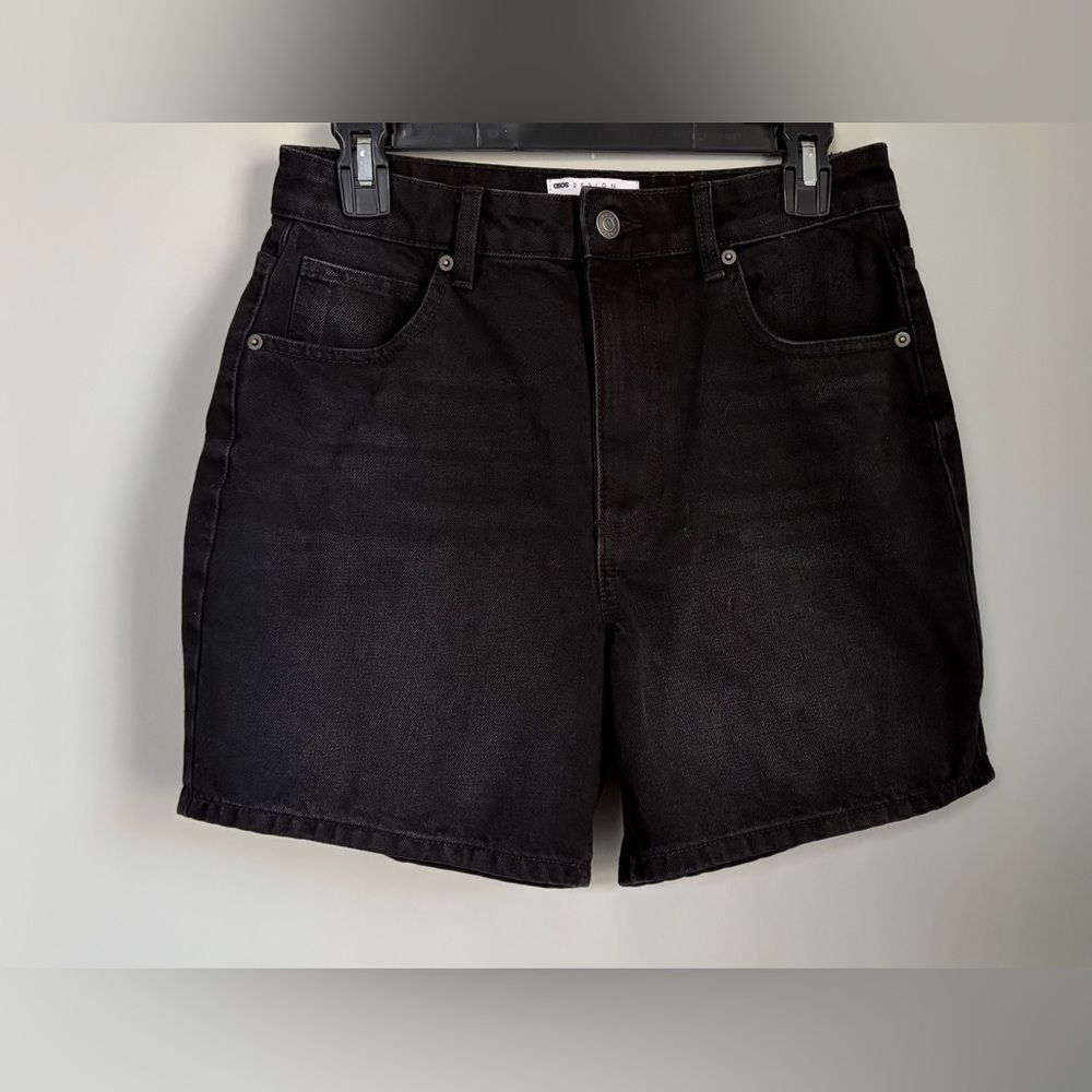 ASOS DESIGN Women's Relaxed Black Wash Denim 'Dad' Shorts, Size 4
